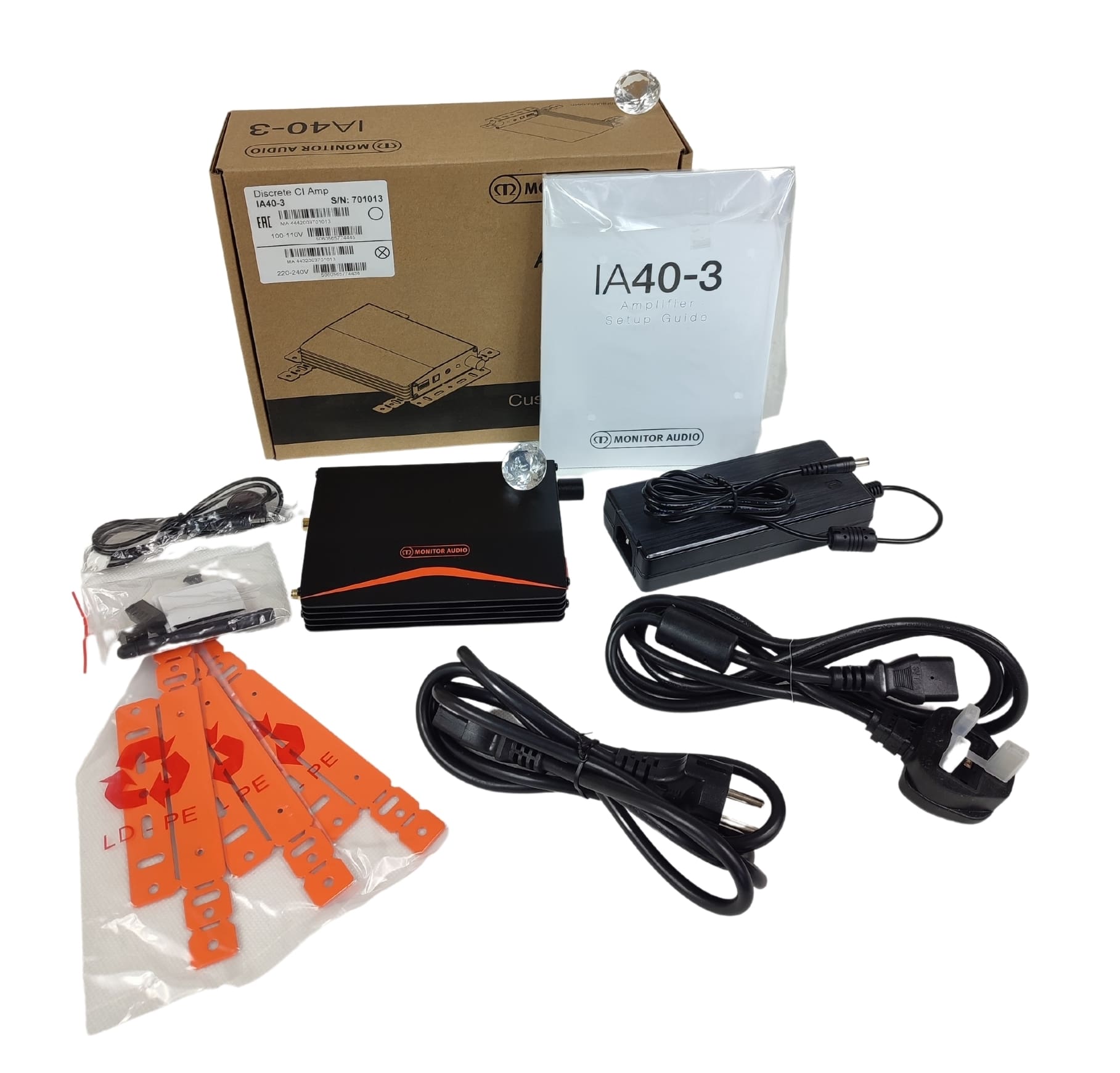 Monitor Audio IA40-3 zawartość opakowania box